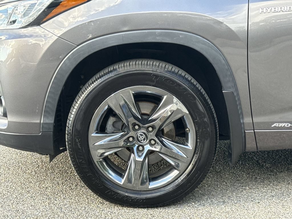 Used 2019 Toyota Highlander Limited Platinum AWD/4WD image 19