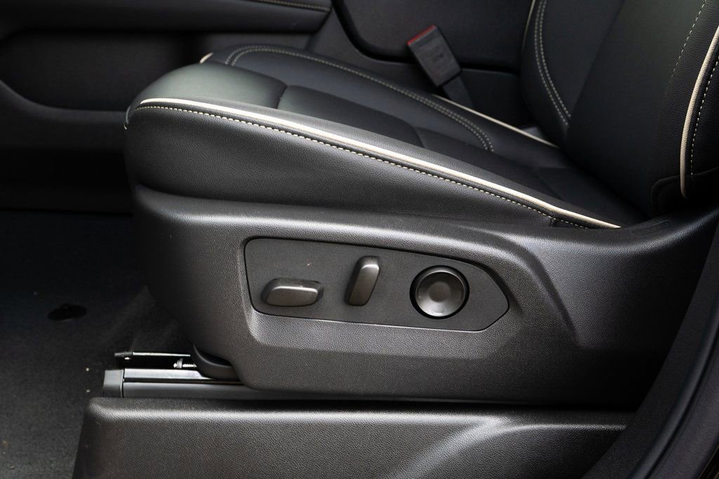 New 2025 Chevrolet Suburban Premier w/ LPO, Get Active Package image 17