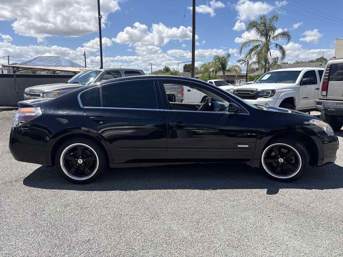 Used 2007 Nissan Altima Hybrid Sedan w/ Convenience Pkg FWD image 4