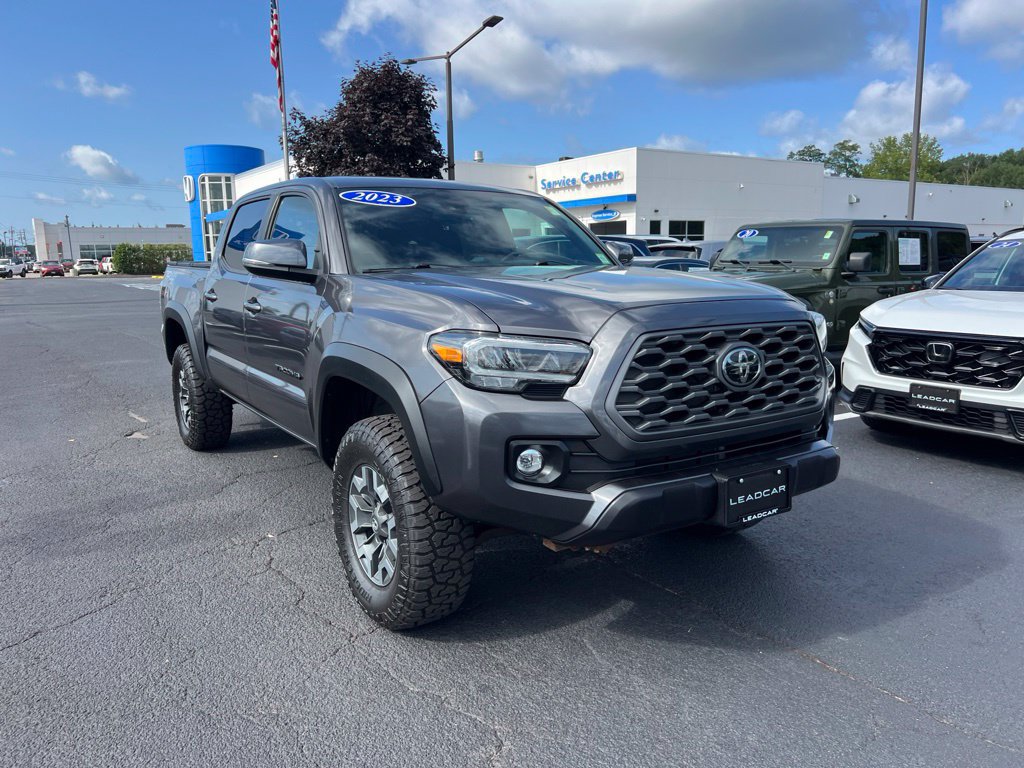Used 2023 Toyota Tacoma TRD Off-Road w/ Black Out Package (TMS) AWD/4WD image 7