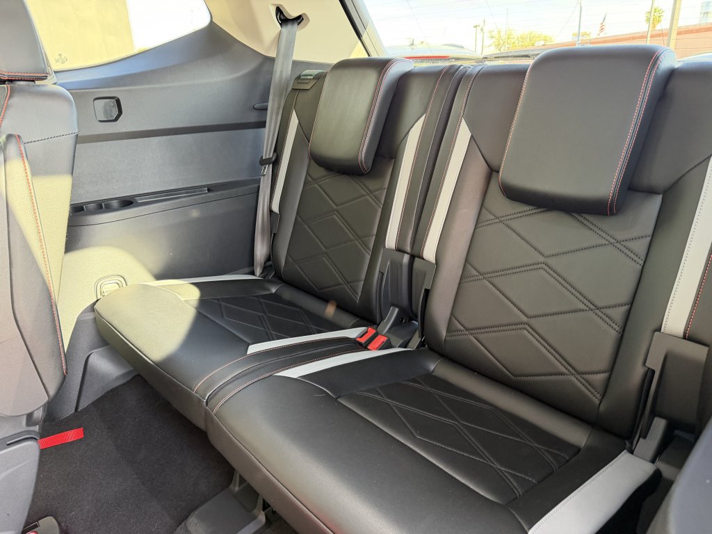 Used 2024 Volkswagen Atlas Peak Edition SE AWD/4WD image 39