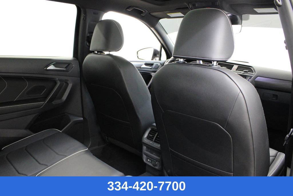 Certified 2022 Volkswagen Tiguan SEL R-Line image 19