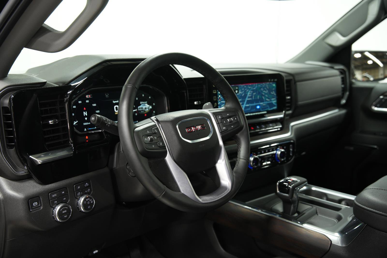 Used 2026 GMC Sierra 1500 SLT w/ SLT Premium Plus Package image 26