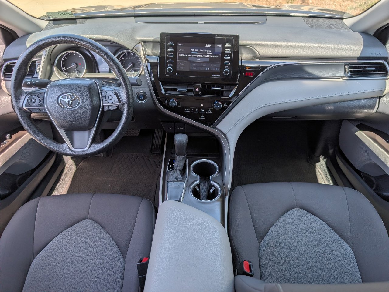 Used 2024 Toyota Camry LE w/ Convenience Package FWD image 4