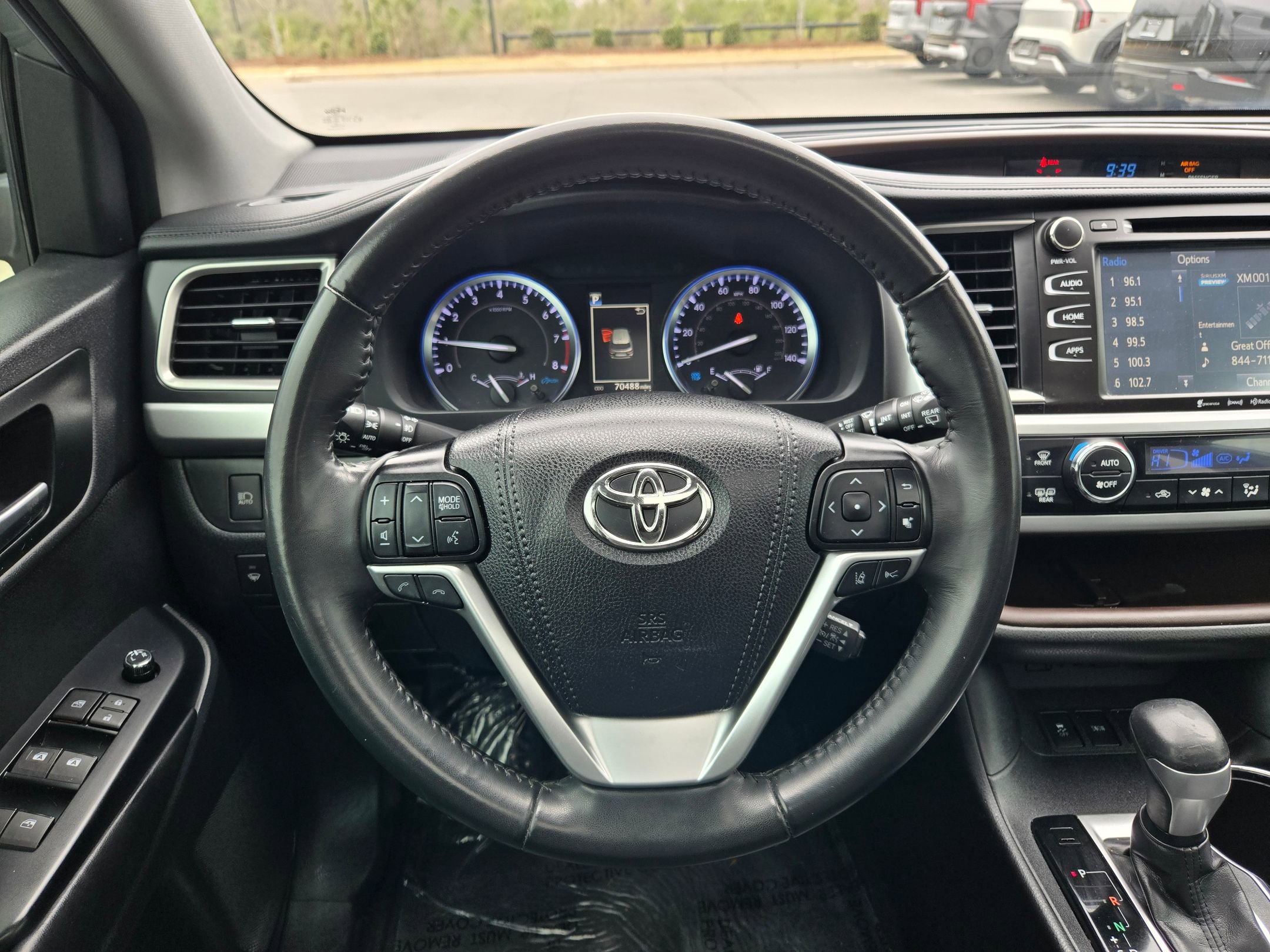 Used 2019 Toyota Highlander XLE image 27