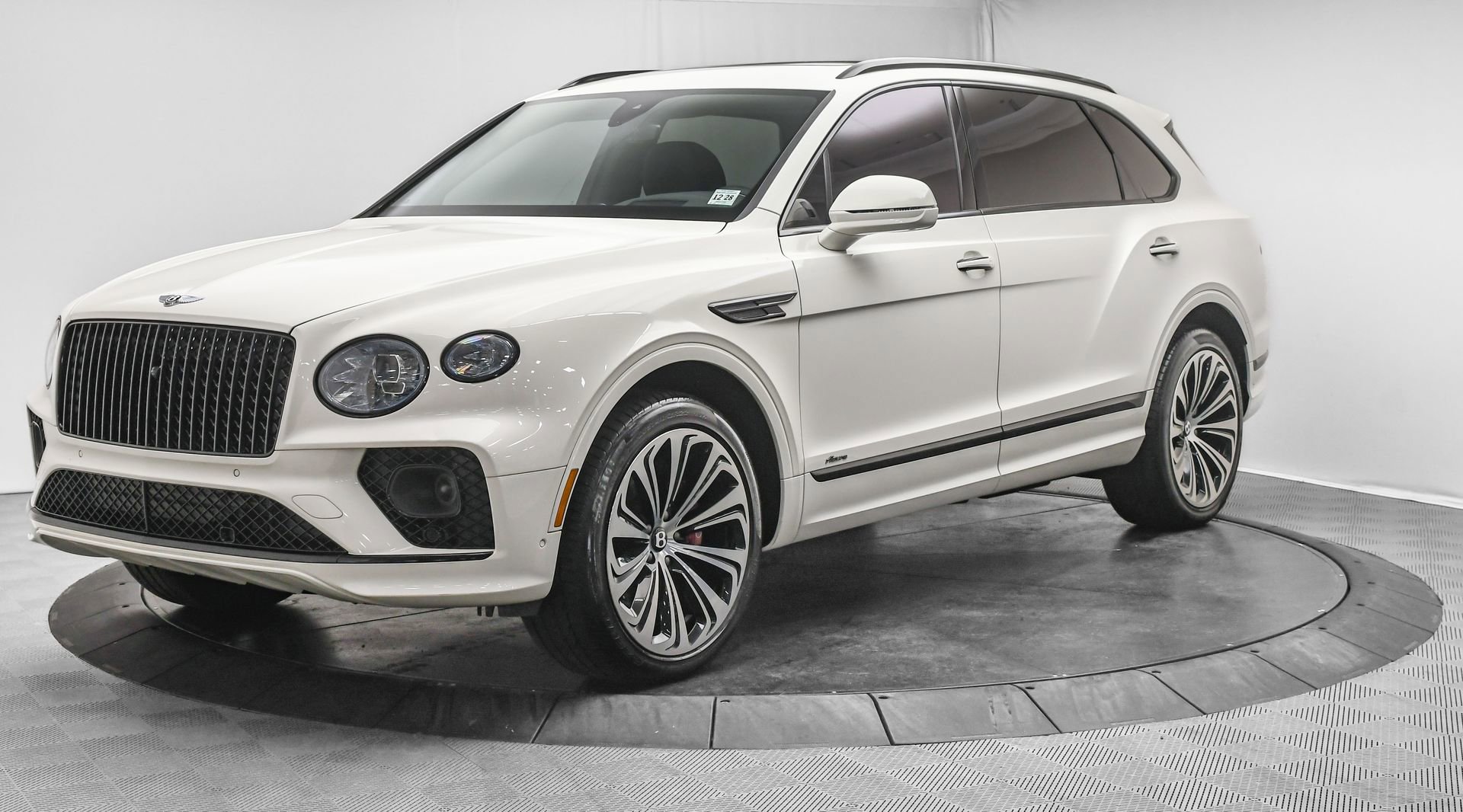 Used 2023 Bentley Bentayga Extended Wheelbase image 8