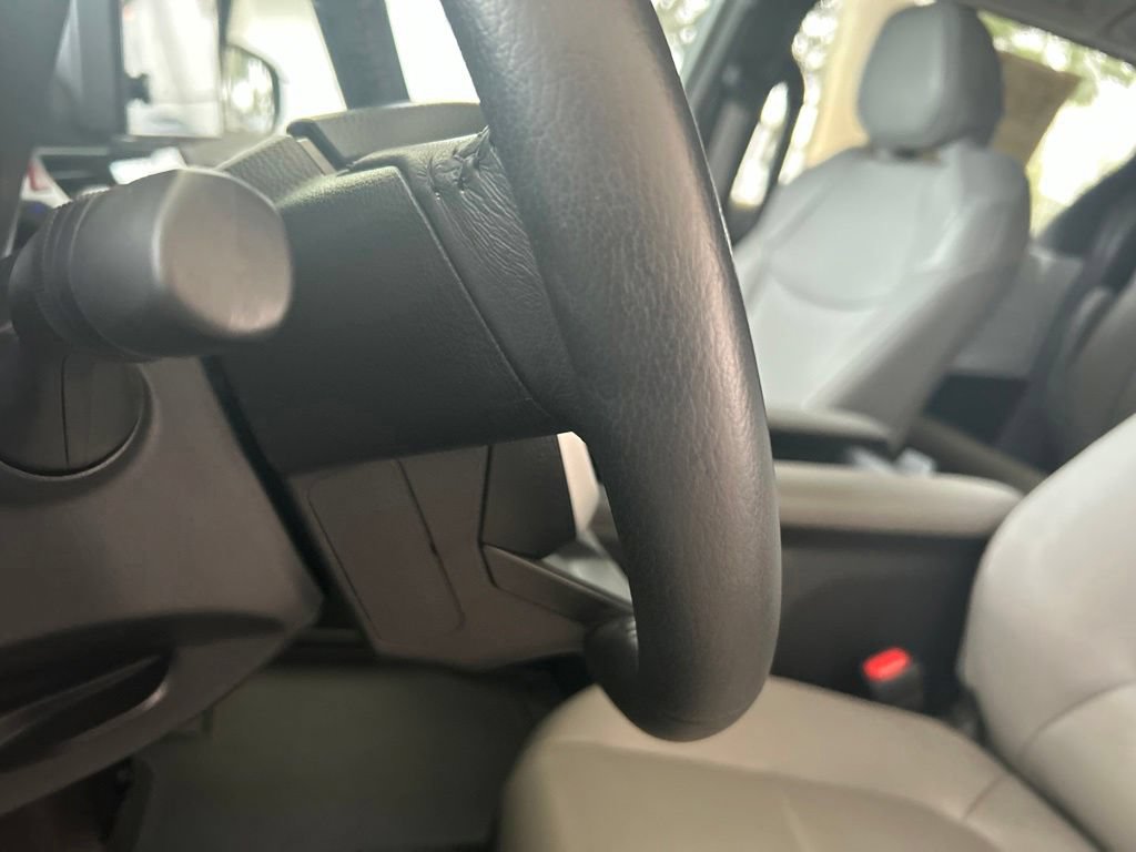 Used 2025 Toyota Sienna XLE FWD image 45