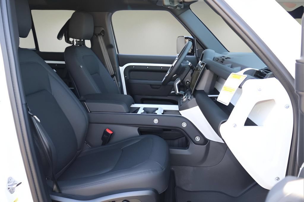 New 2026 Land Rover Defender 110 X-Dynamic SE AWD/4WD image 17