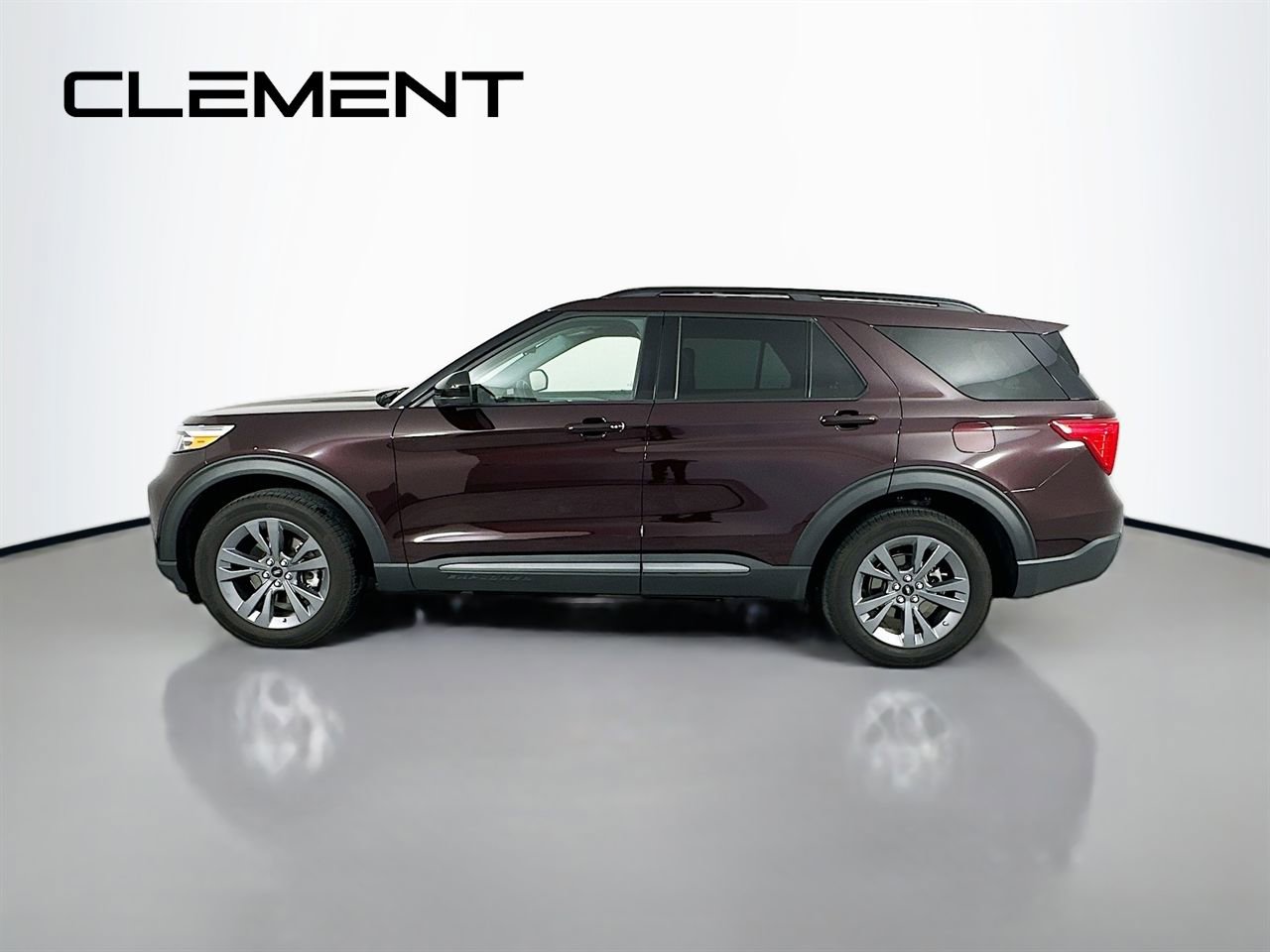 Certified 2022 Ford Explorer XLT w/ Equipment Group 202A AWD/4WD image 6