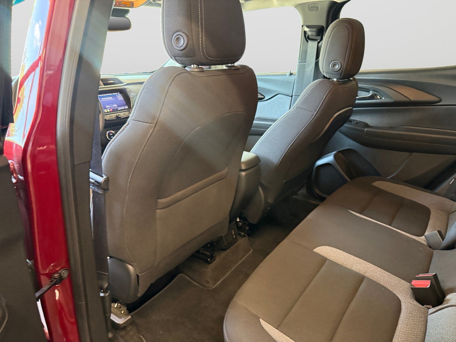 Used 2024 Chevrolet Equinox LT FWD image 18