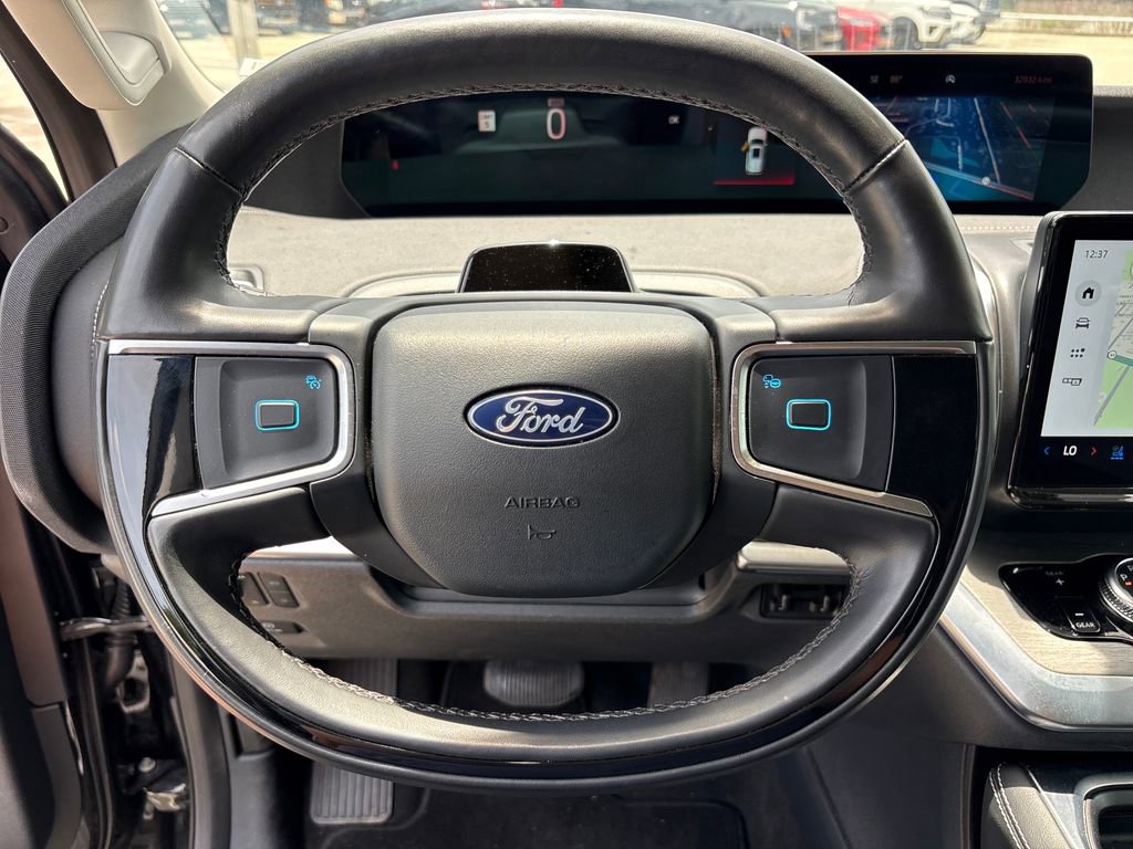 Used 2025 Ford Expedition Max Platinum AWD/4WD image 18