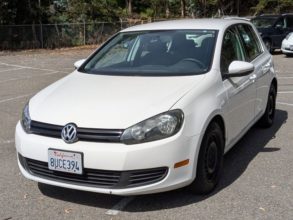 Used 2014 Volkswagen Golf 4-Door image 2