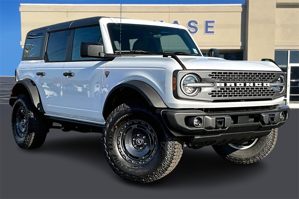 New 2025 Ford Bronco Badlands w/ Sasquatch Package