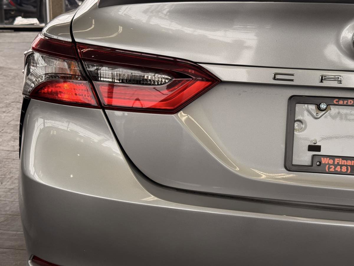 Used 2023 Toyota Camry SE AWD/4WD image 16