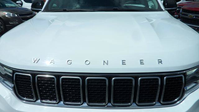 Used 2024 Jeep Wagoneer Series II w/ Flexible Seating Group AWD/4WD image 1