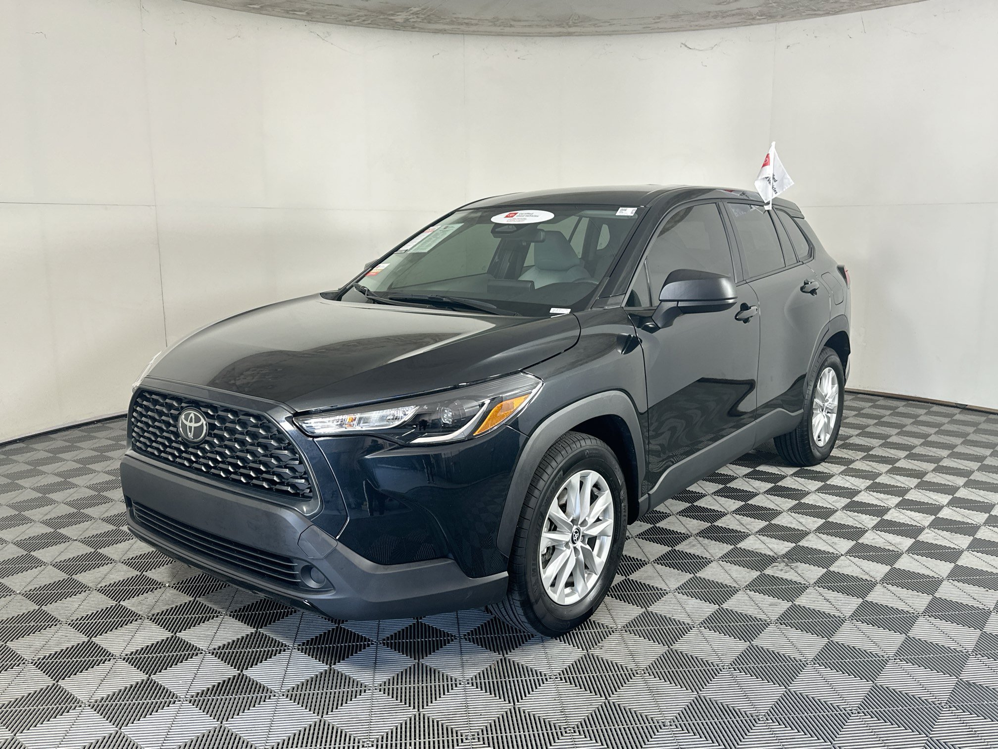Used 2025 Toyota Corolla Cross L FWD image 7