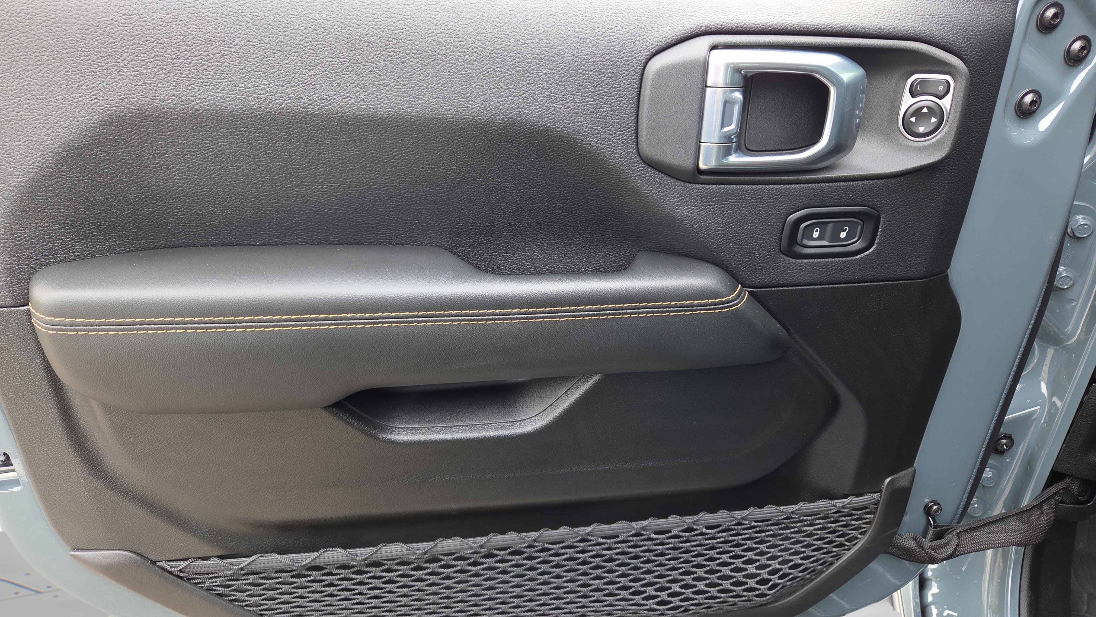 Used 2025 Jeep Wrangler Unlimited Rubicon 392 image 33