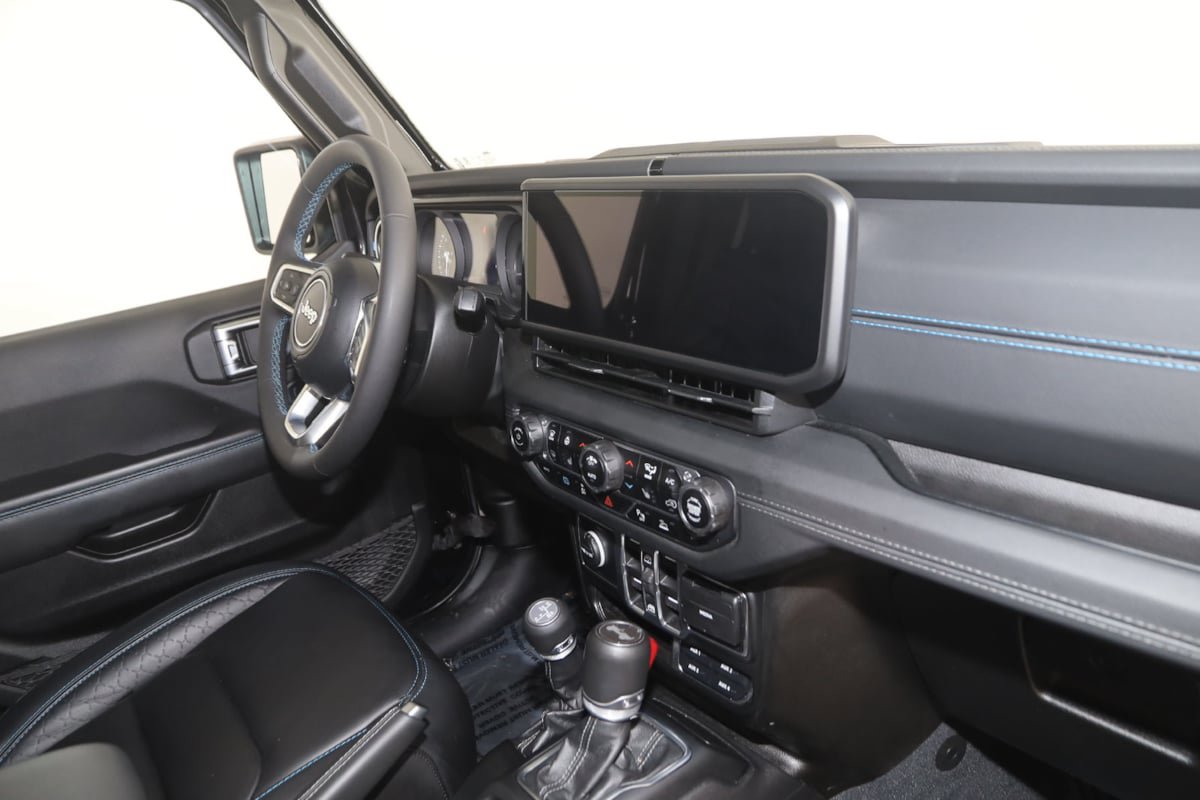 Used 2024 Jeep Wrangler High Altitude AWD/4WD image 34