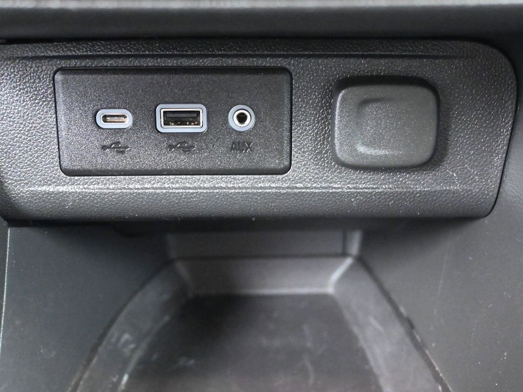 Used 2023 Buick Encore GX Select w/ Sport Touring Package image 35