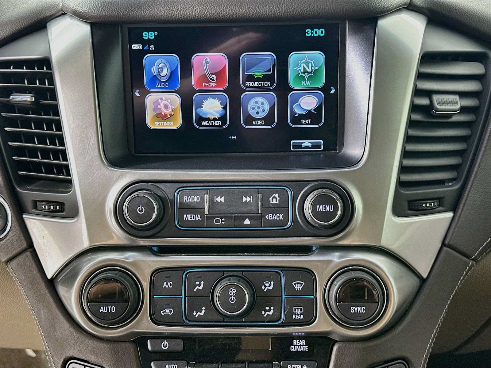 Used 2019 Chevrolet Tahoe Premier AWD/4WD image 16