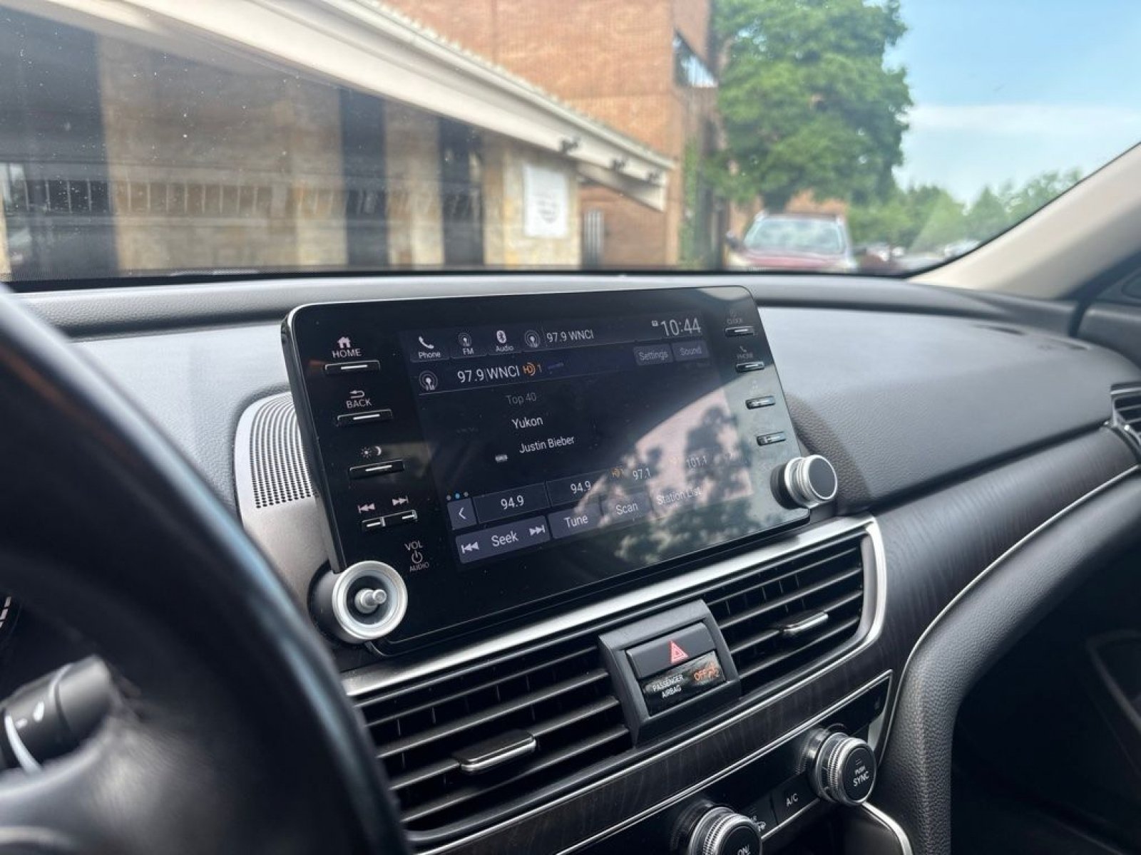 Used 2022 Honda Accord EX-L image 5
