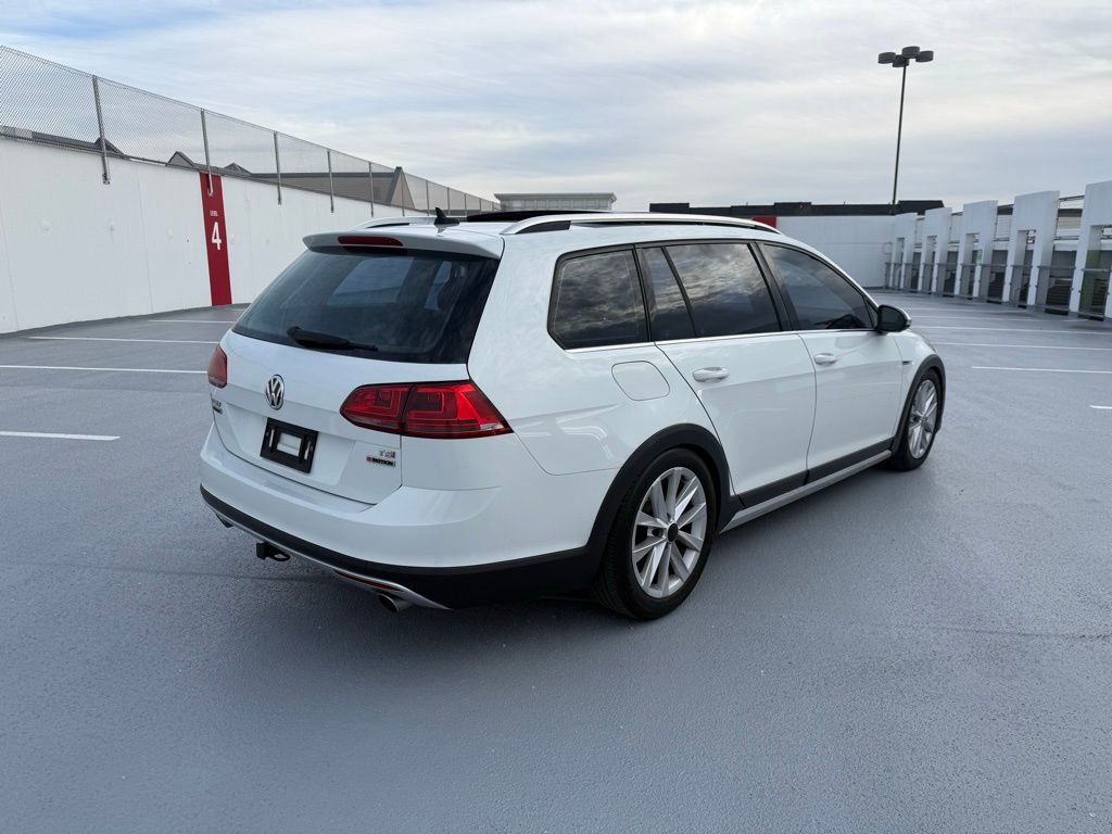 Used 2017 Volkswagen Golf Alltrack SE AWD/4WD image 6