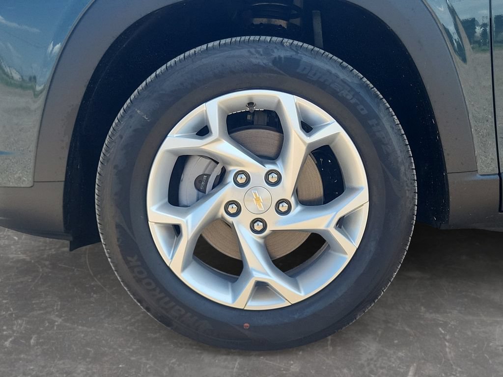 New 2026 Chevrolet Trax LS w/ LS Convenience Package FWD image 9