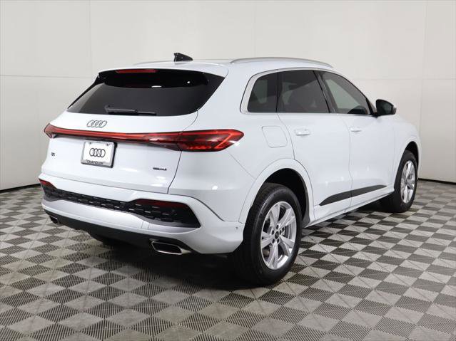 Used 2025 Audi Q5 Premium w/ Convenience Package AWD/4WD image 5