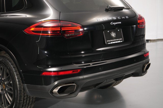 Used 2018 Porsche Cayenne Platinum Edition AWD/4WD image 13