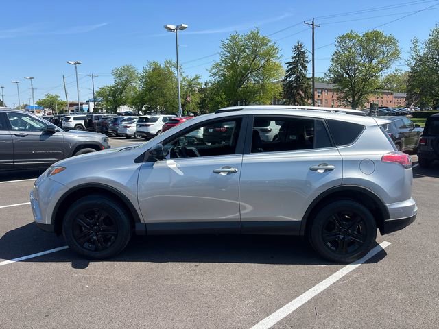 Used 2016 Toyota RAV4 LE FWD image 3