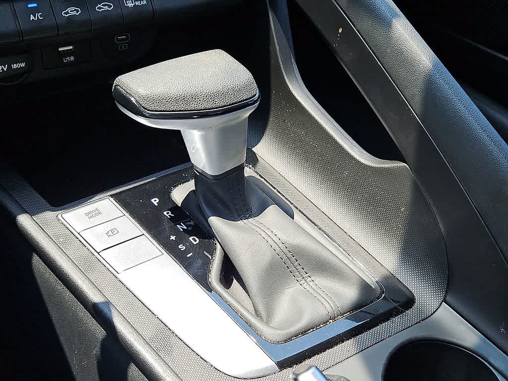 Used 2024 Hyundai Elantra SE FWD image 14