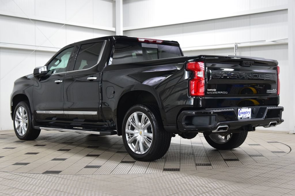 Used 2025 Chevrolet Silverado 1500 High Country w/ High Country Premium Package AWD/4WD image 6