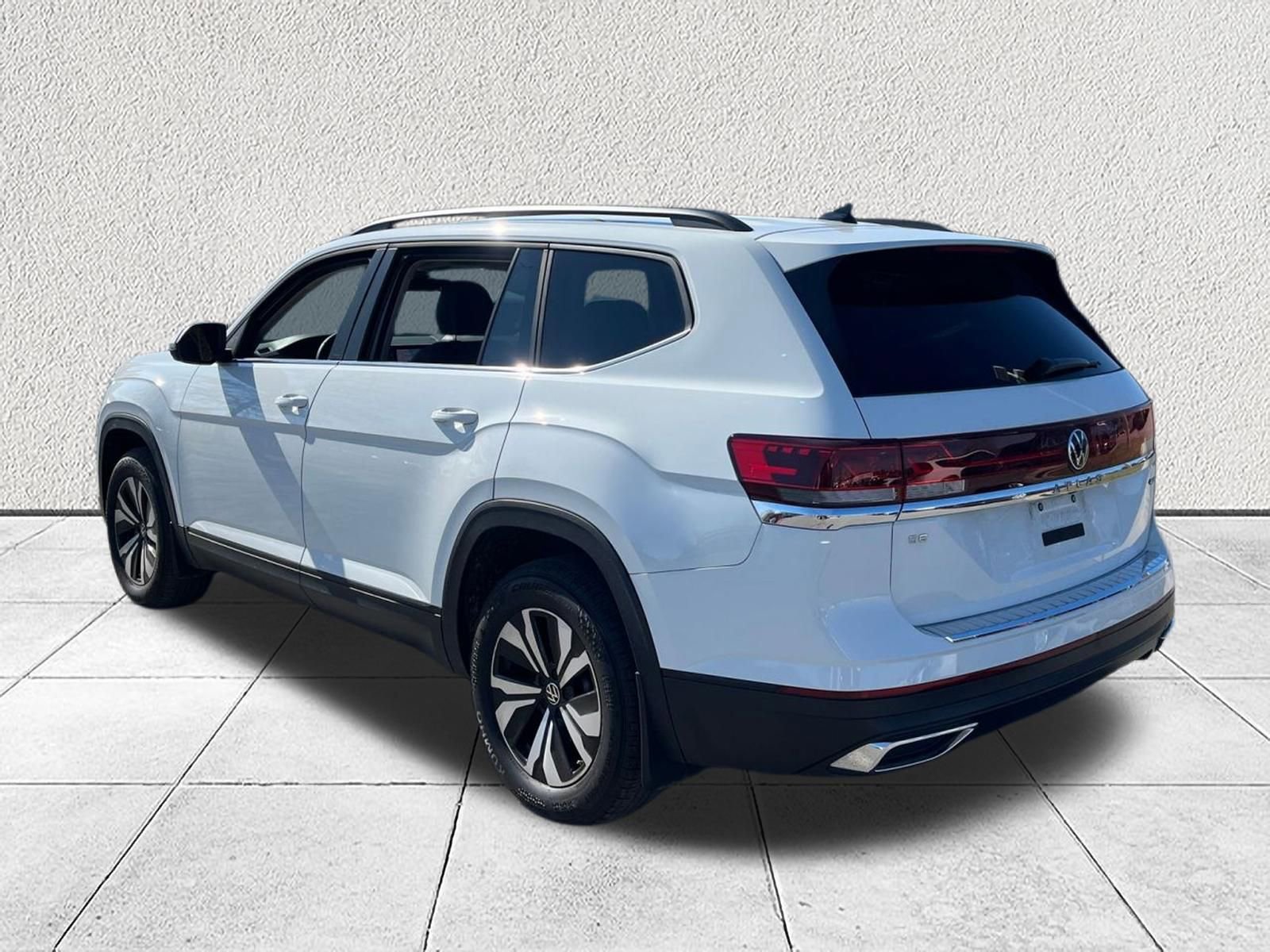 Used 2024 Volkswagen Atlas SE image 6
