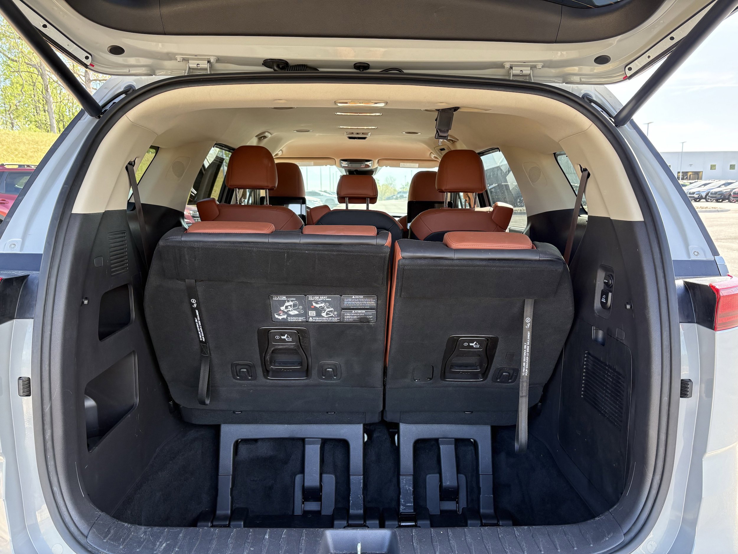 Used 2024 Kia Carnival SX FWD image 12