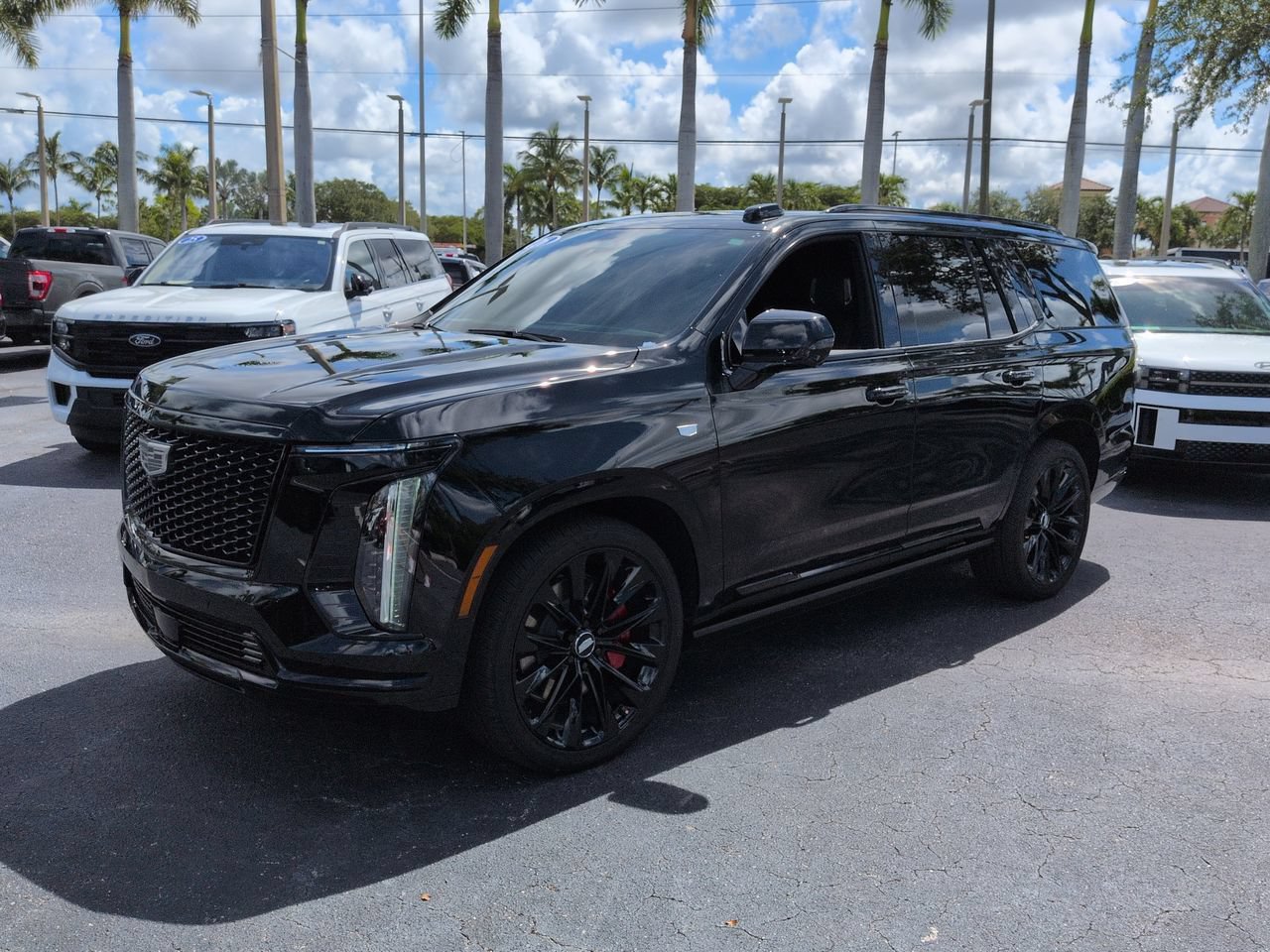 Used 2026 Cadillac Escalade Platinum Sport w/ LPO, ONYX Package AWD/4WD image 8