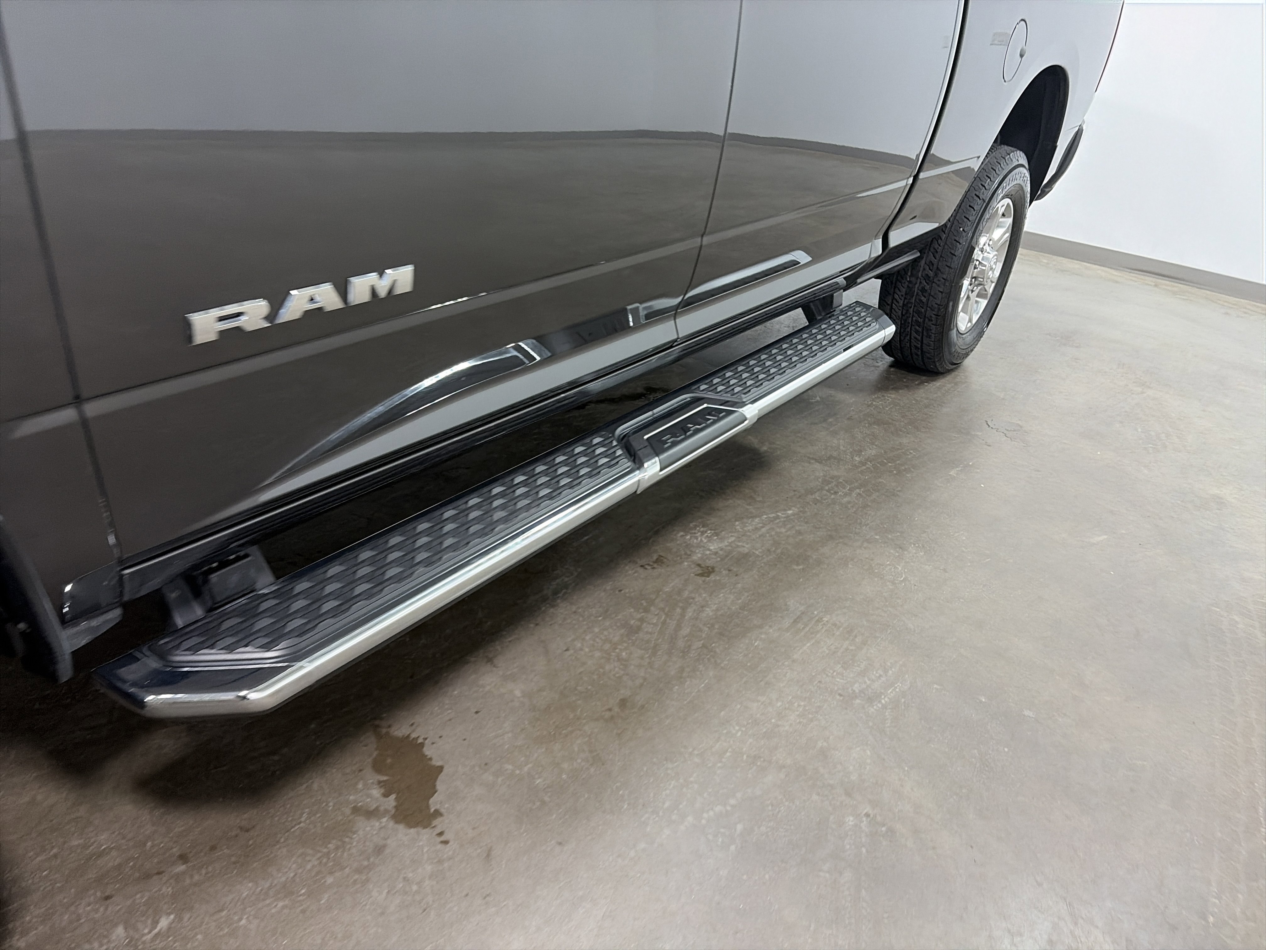 Used 2024 RAM 2500 Big Horn AWD/4WD image 10