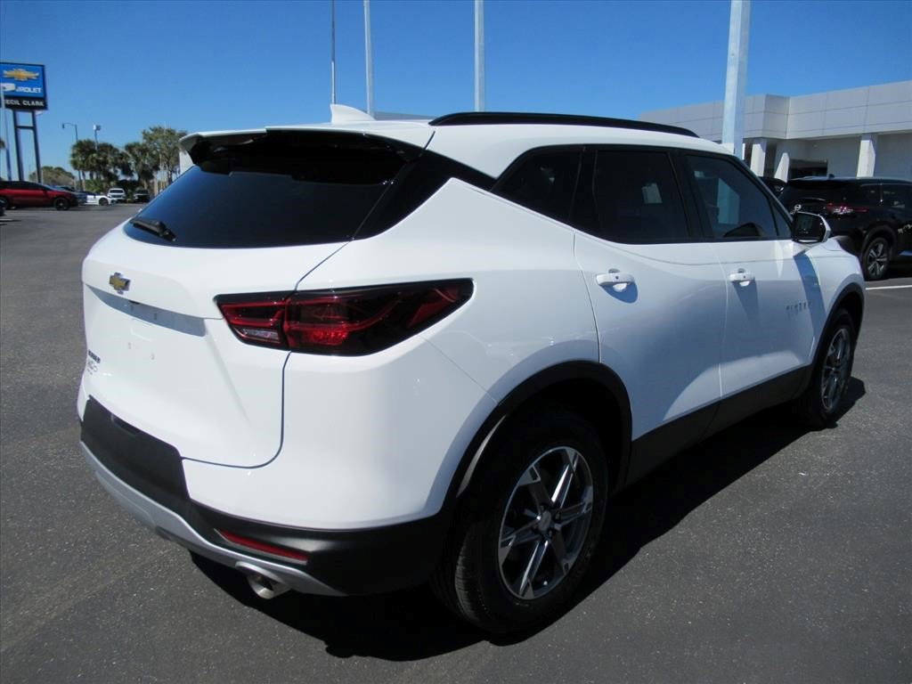 Certified 2024 Chevrolet Blazer LT w/ Convenience Package image 11