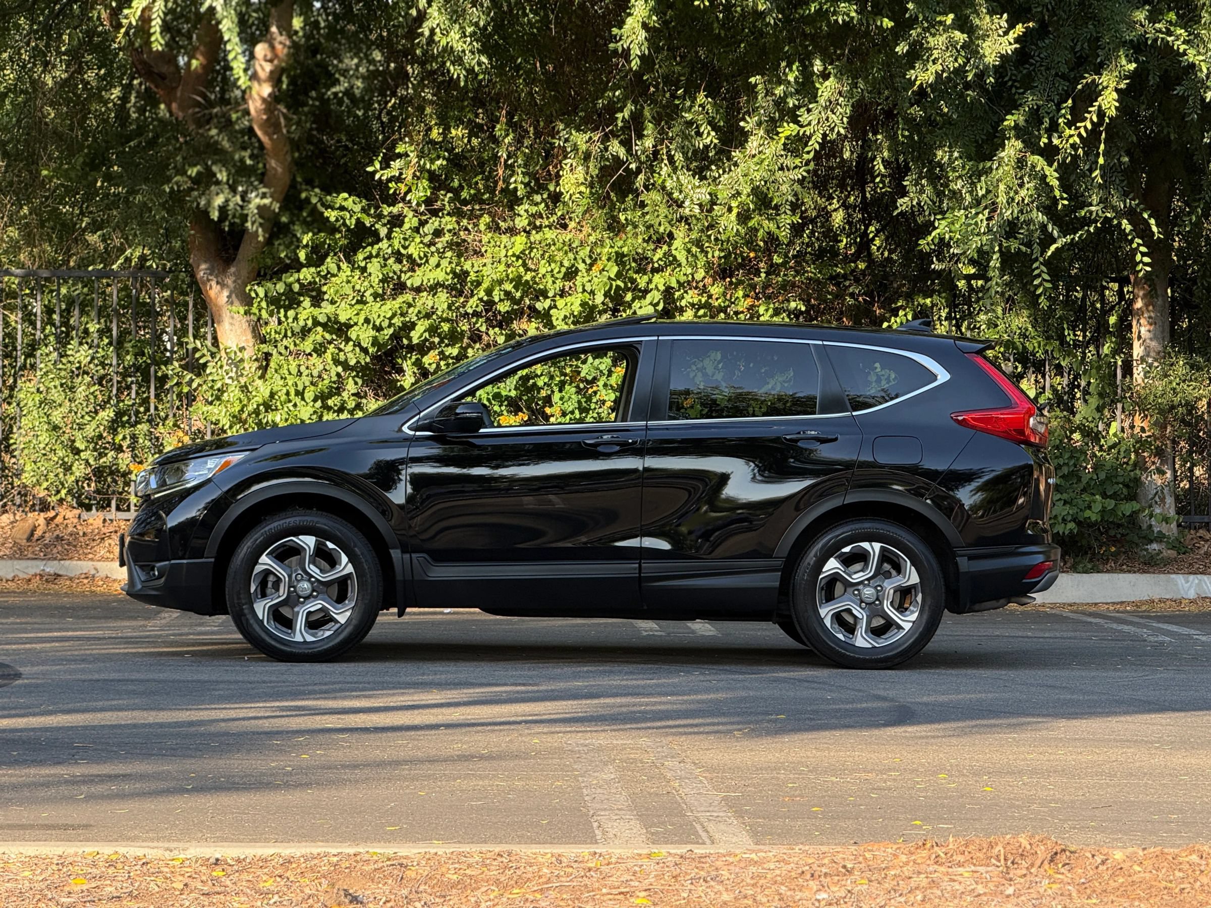 Used 2018 Honda CR-V EX image 2