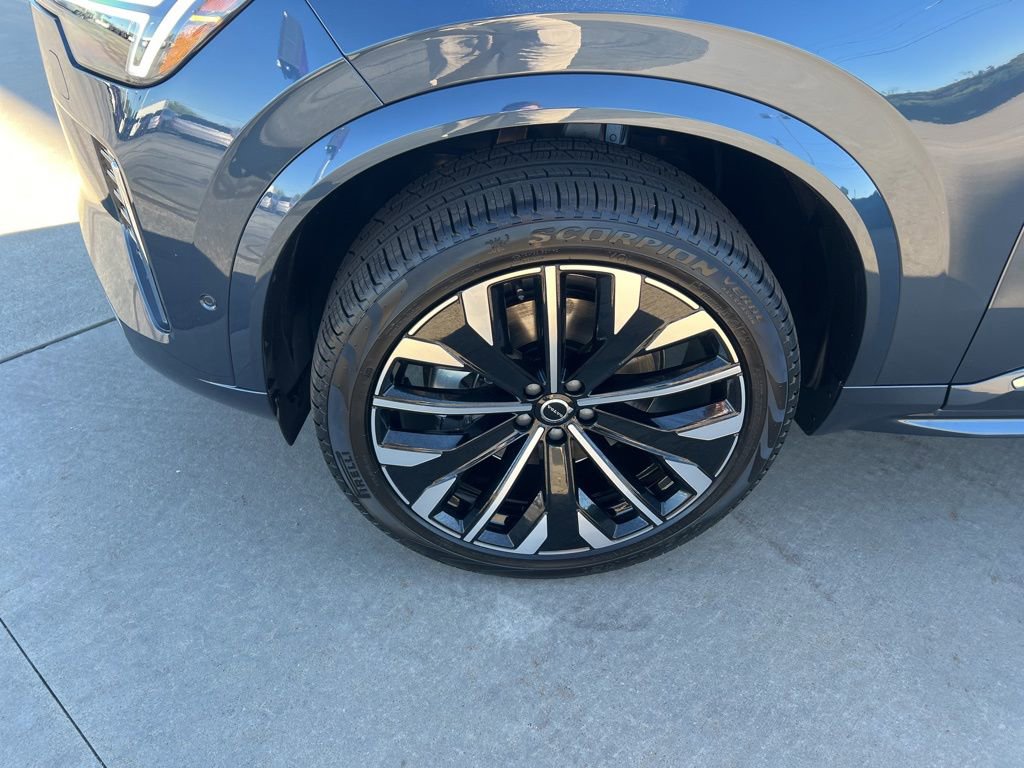New 2026 Volvo XC90 B6 Ultra w/ Protection Package image 10