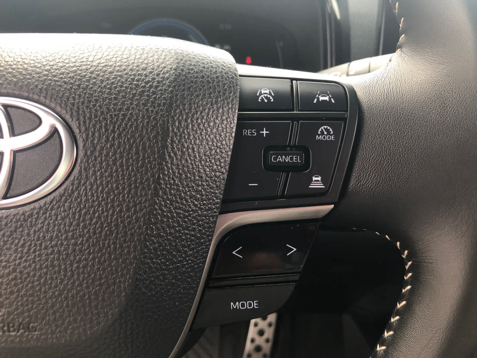 Used 2025 Toyota Camry SE w/ Multimedia Upgrade Package FWD image 10