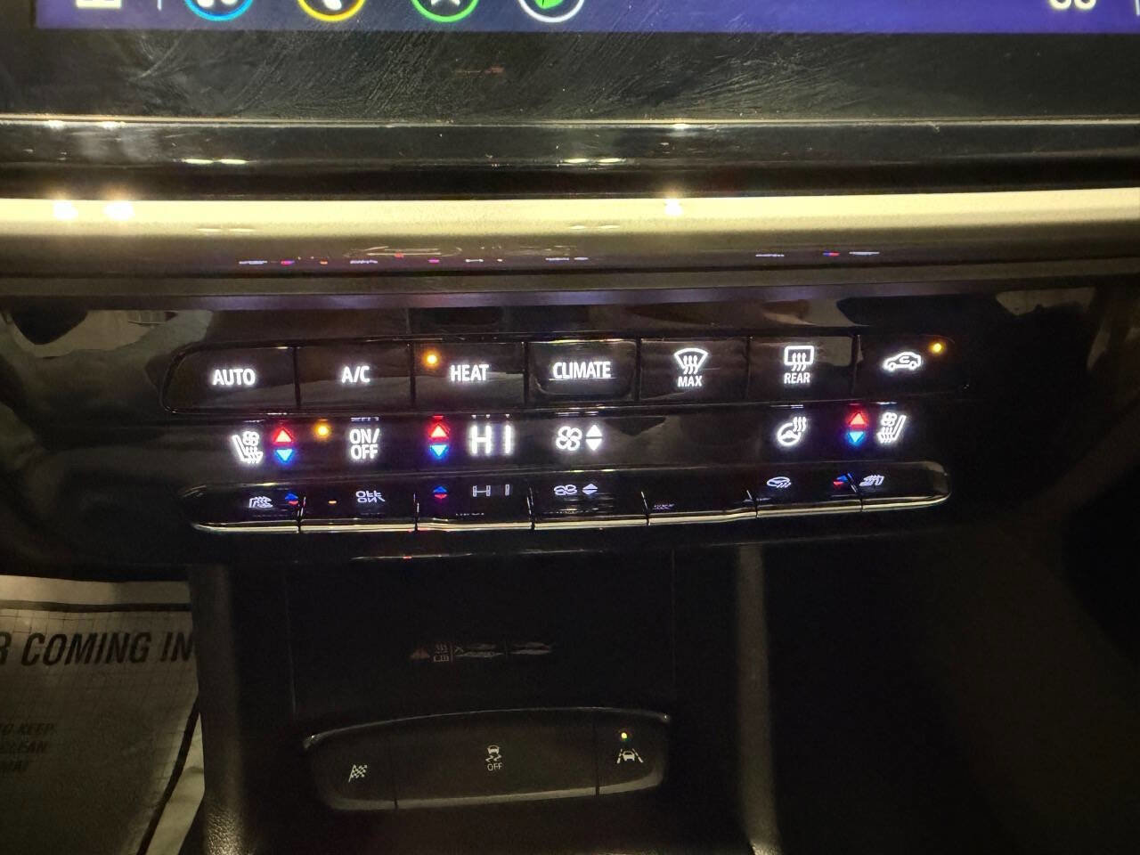 Used 2022 Chevrolet Bolt EUV Premier w/ Launch Edition image 25