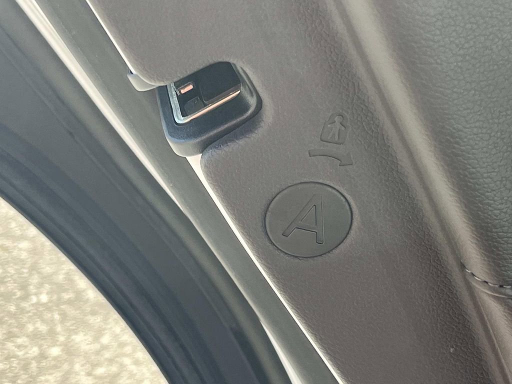 Used 2023 Genesis G80 2.5T image 11