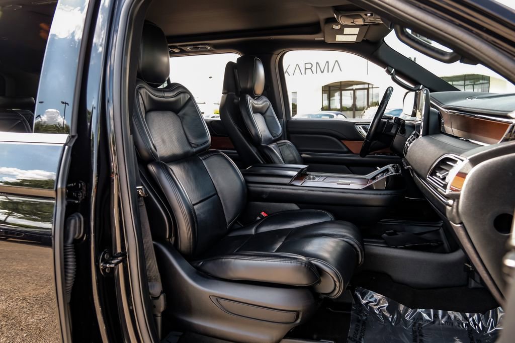Used 2020 Lincoln Navigator Reserve RWD image 42