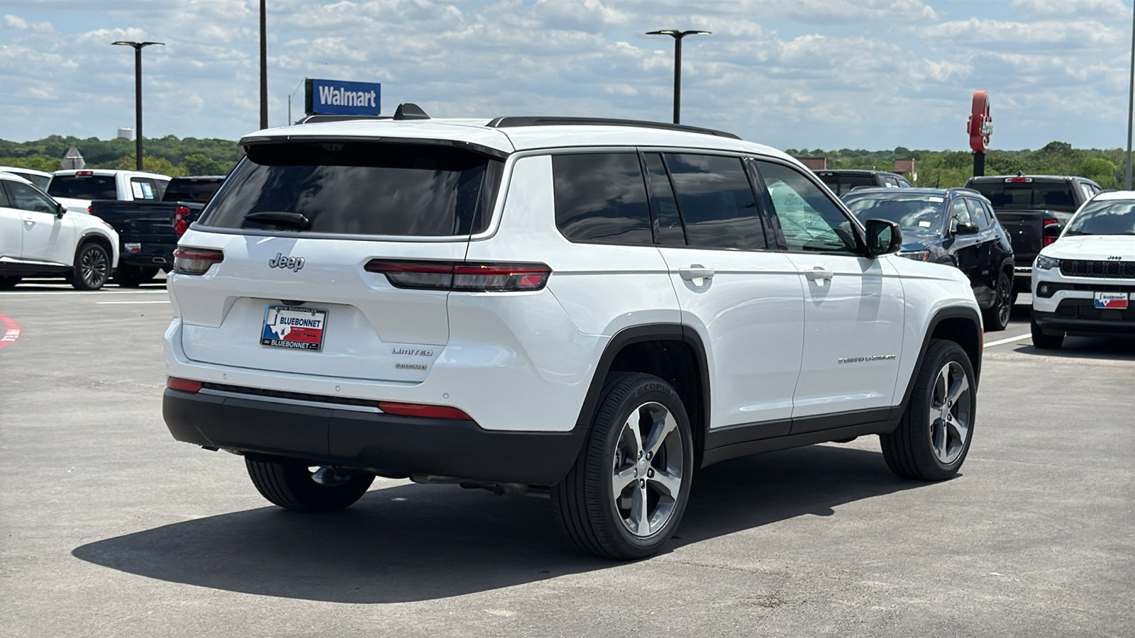 New 2026 Jeep Grand Cherokee L Limited w/ Luxury Tech Group II RWD image 5