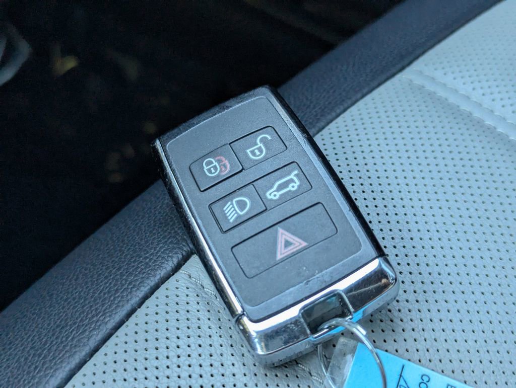 Used 2022 Land Rover Range Rover Evoque R-Dynamic S image 26