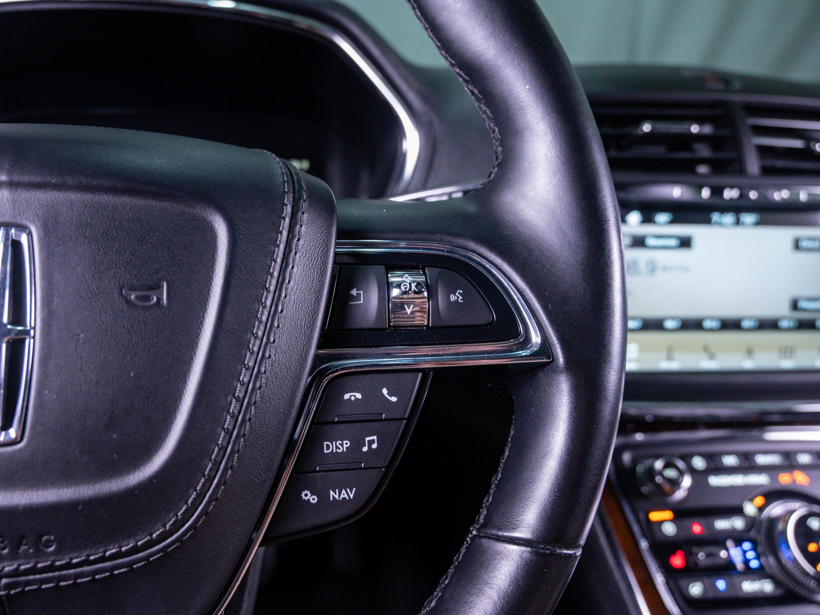Used 2017 Lincoln Continental Reserve AWD/4WD image 22