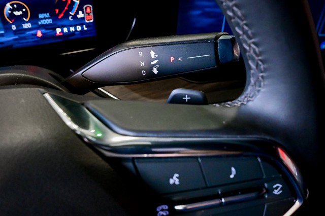 Used 2025 Chevrolet Suburban Z71 image 48