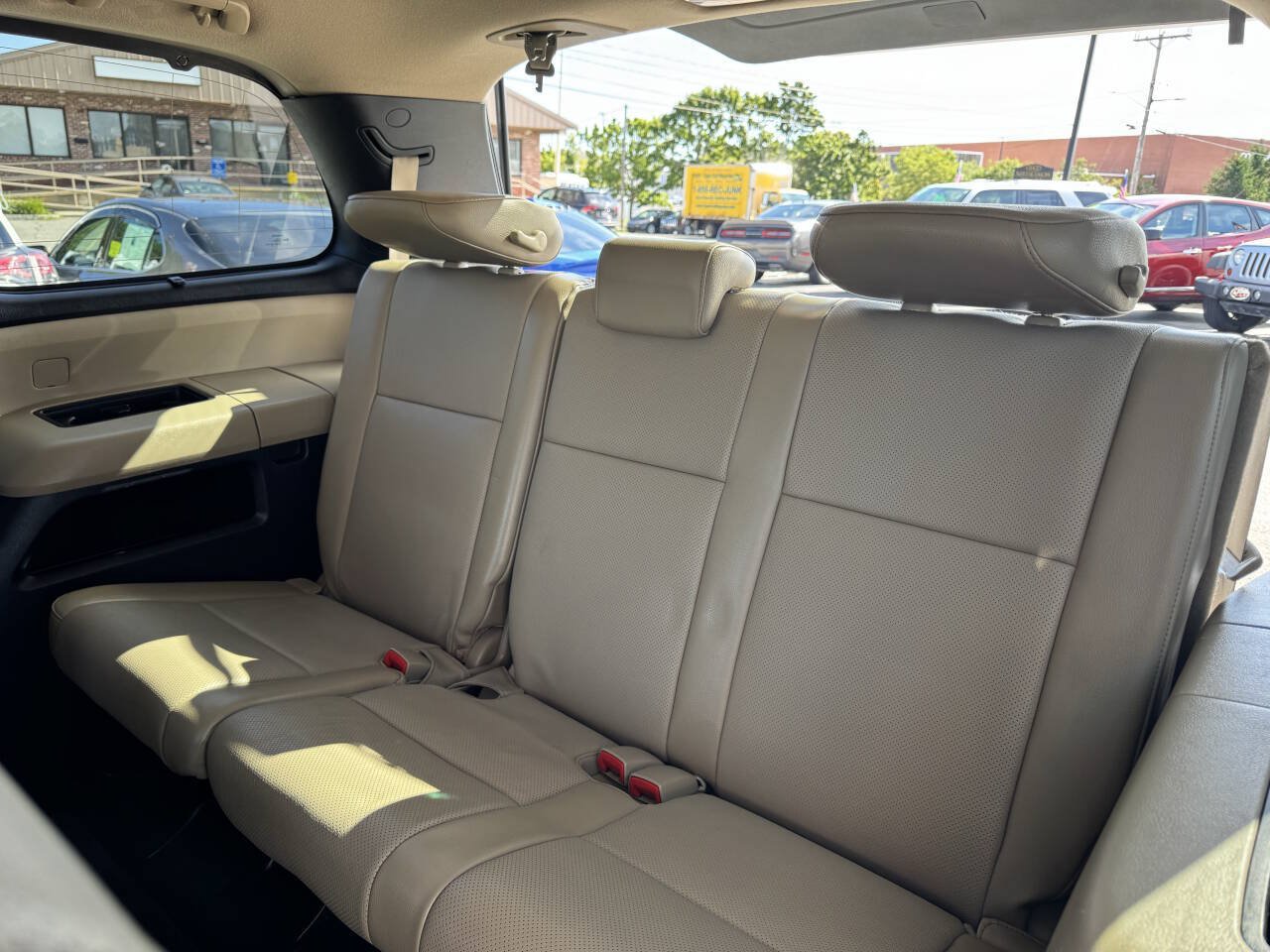 Used 2014 Toyota Sequoia Platinum AWD/4WD image 32