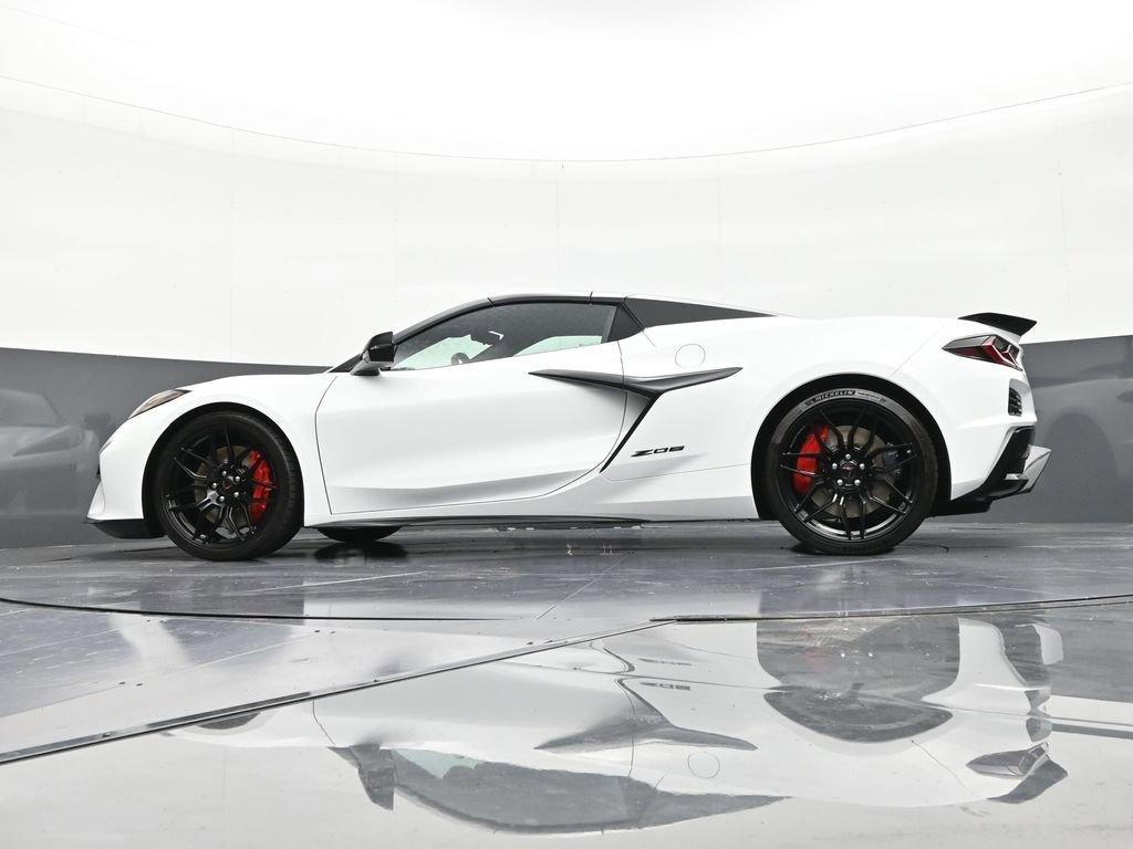 Used 2026 Chevrolet Corvette Z06 RWD image 18