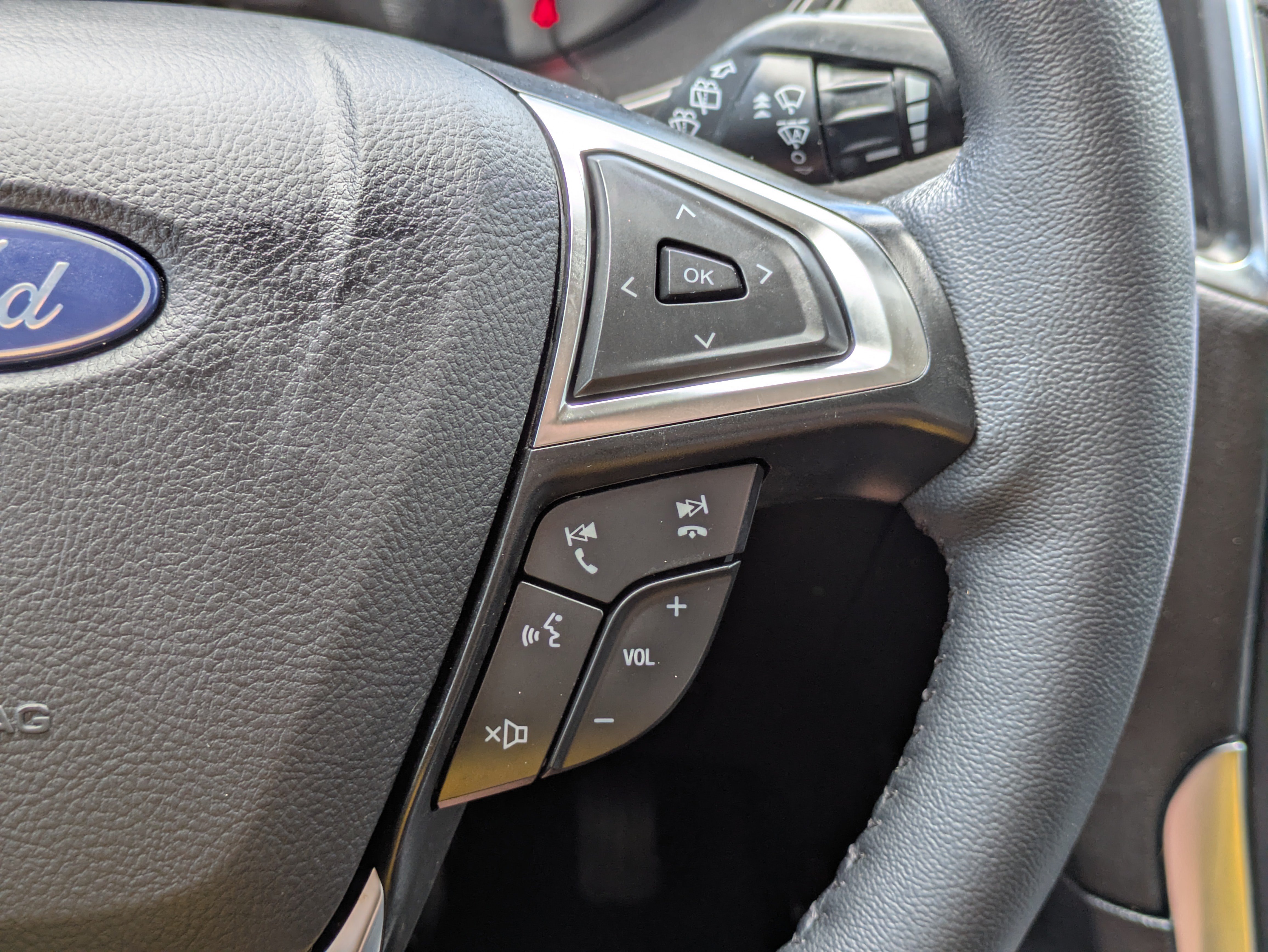Used 2024 Ford Edge Titanium AWD/4WD image 37